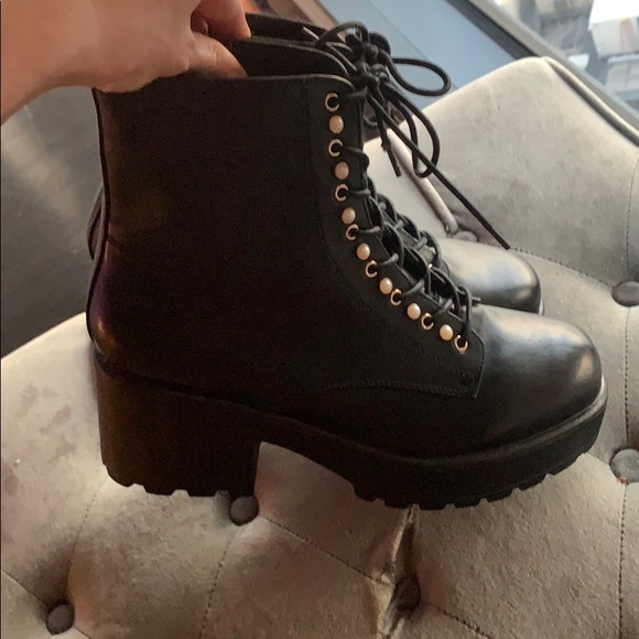Black platform booties - Picture 1 of 5